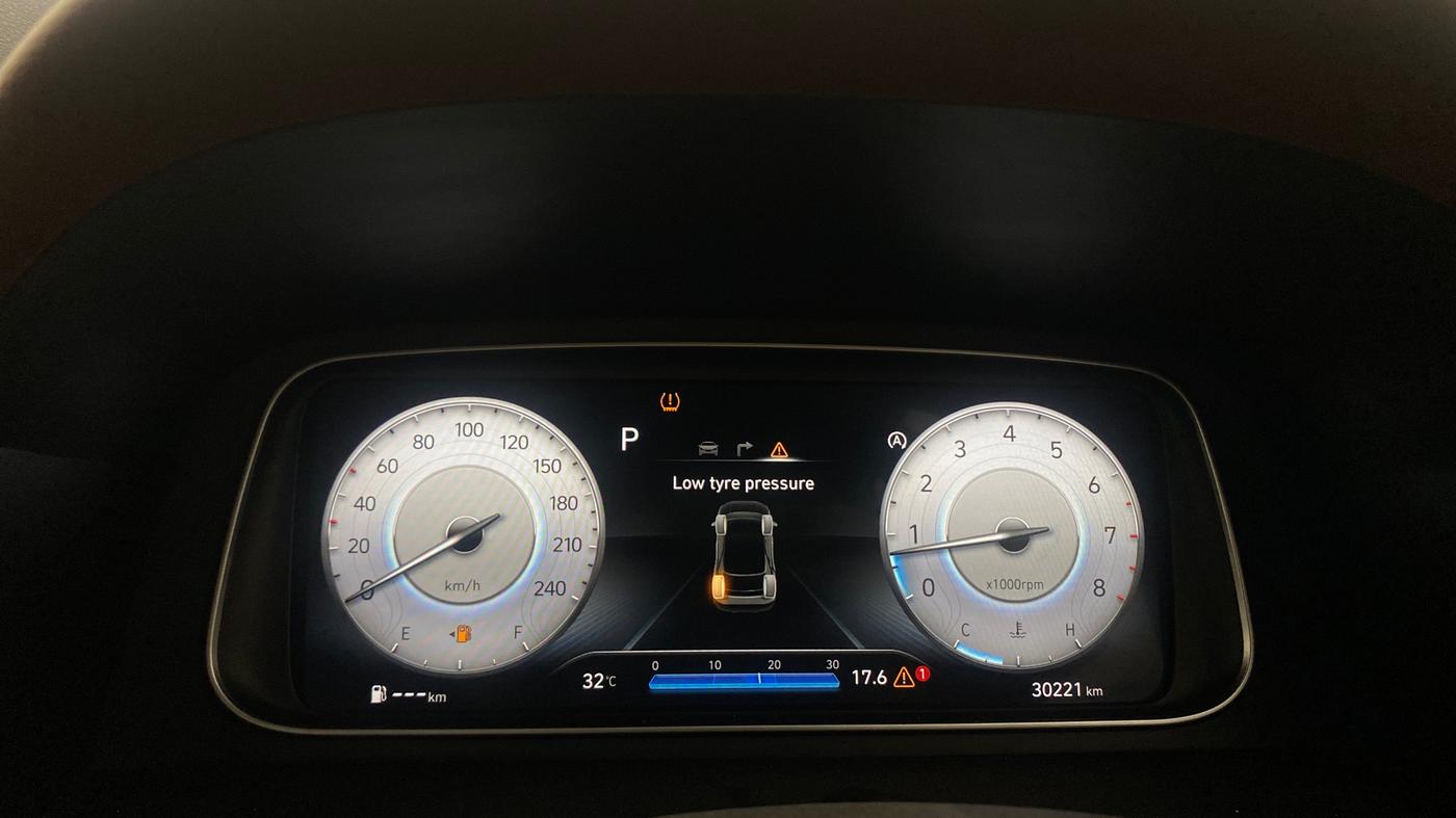 2023 Hyundai ALCAZAR 1.5 SIGNATURE (O) TURBO DCT 7, Petrol, Automatic, 30,219 km, Odometer Image