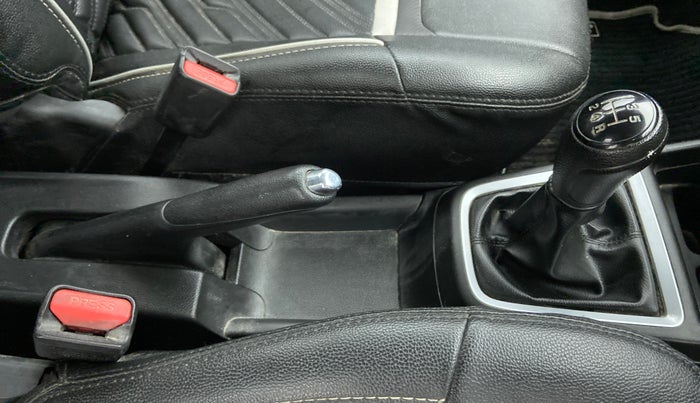 2018 Maruti Swift VDI, Diesel, Manual, 69,616 km, Gear Lever