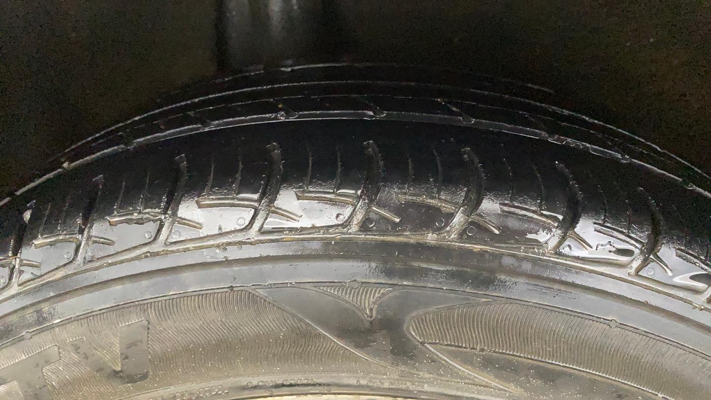 2015 Maruti Baleno DELTA PETROL 1.2, Petrol, Manual, 63,053 km, Right Rear Tyre Tread