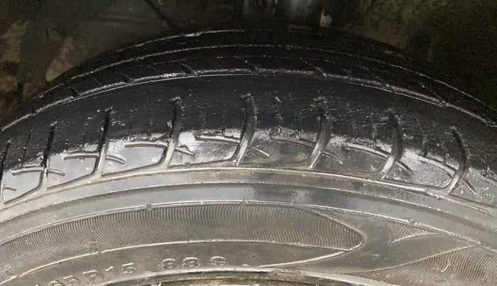 2015 Maruti Baleno DELTA PETROL 1.2, Petrol, Manual, 63,053 km, Left Front Tyre Tread