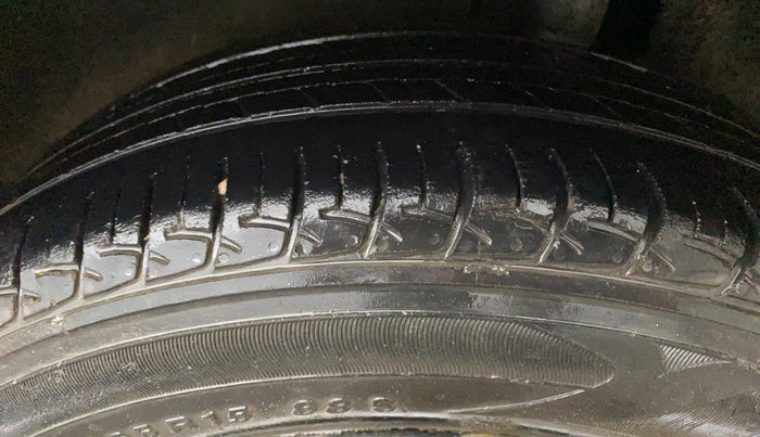 2015 Maruti Baleno DELTA PETROL 1.2, Petrol, Manual, 63,053 km, Left Rear Tyre Tread