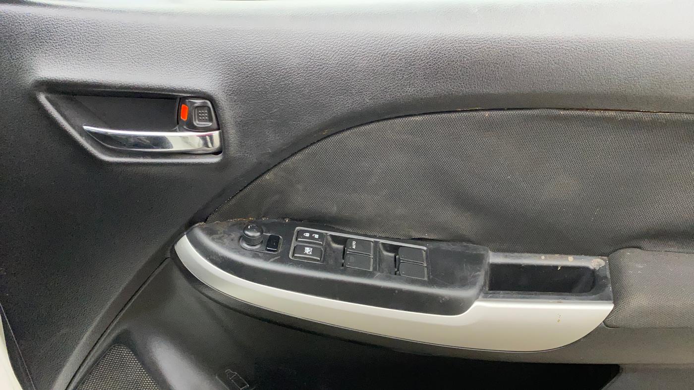 2015 Maruti Baleno DELTA PETROL 1.2, Petrol, Manual, 63,053 km, Driver Side Door Panels Control