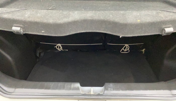 2015 Maruti Baleno DELTA PETROL 1.2, Petrol, Manual, 63,053 km, Boot Inside