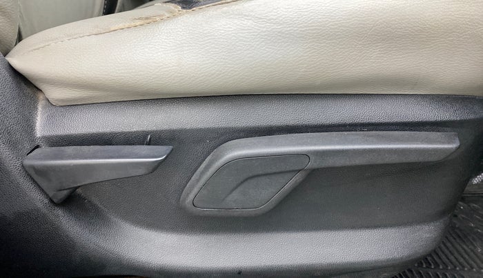 2018 Mahindra KUV 100 NXT K8 D 6 STR, Diesel, Manual, 72,407 km, Driver Side Adjustment Panel