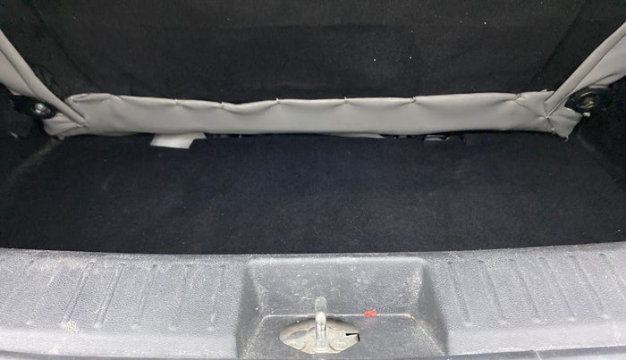 2018 Mahindra KUV 100 NXT K8 D 6 STR, Diesel, Manual, 72,407 km, Boot Inside