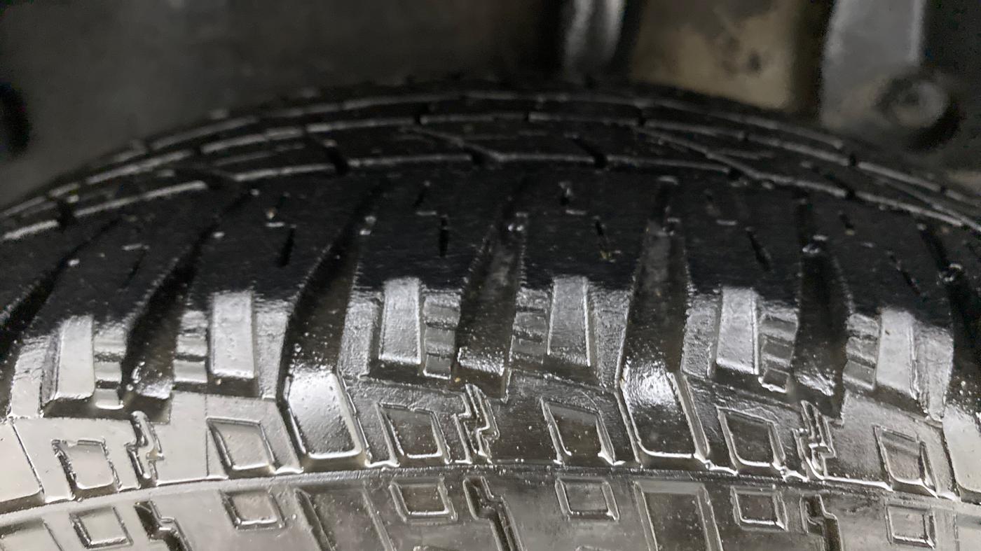 2014 Nissan Terrano XV 110 DIESEL, Diesel, Manual, 77,666 km, Left Rear Tyre Tread