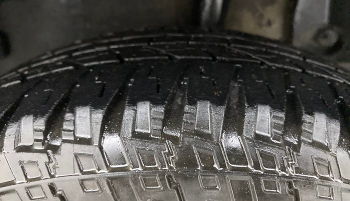 2014 Nissan Terrano XV 110 DIESEL, Diesel, Manual, 77,666 km, Left Rear Tyre Tread