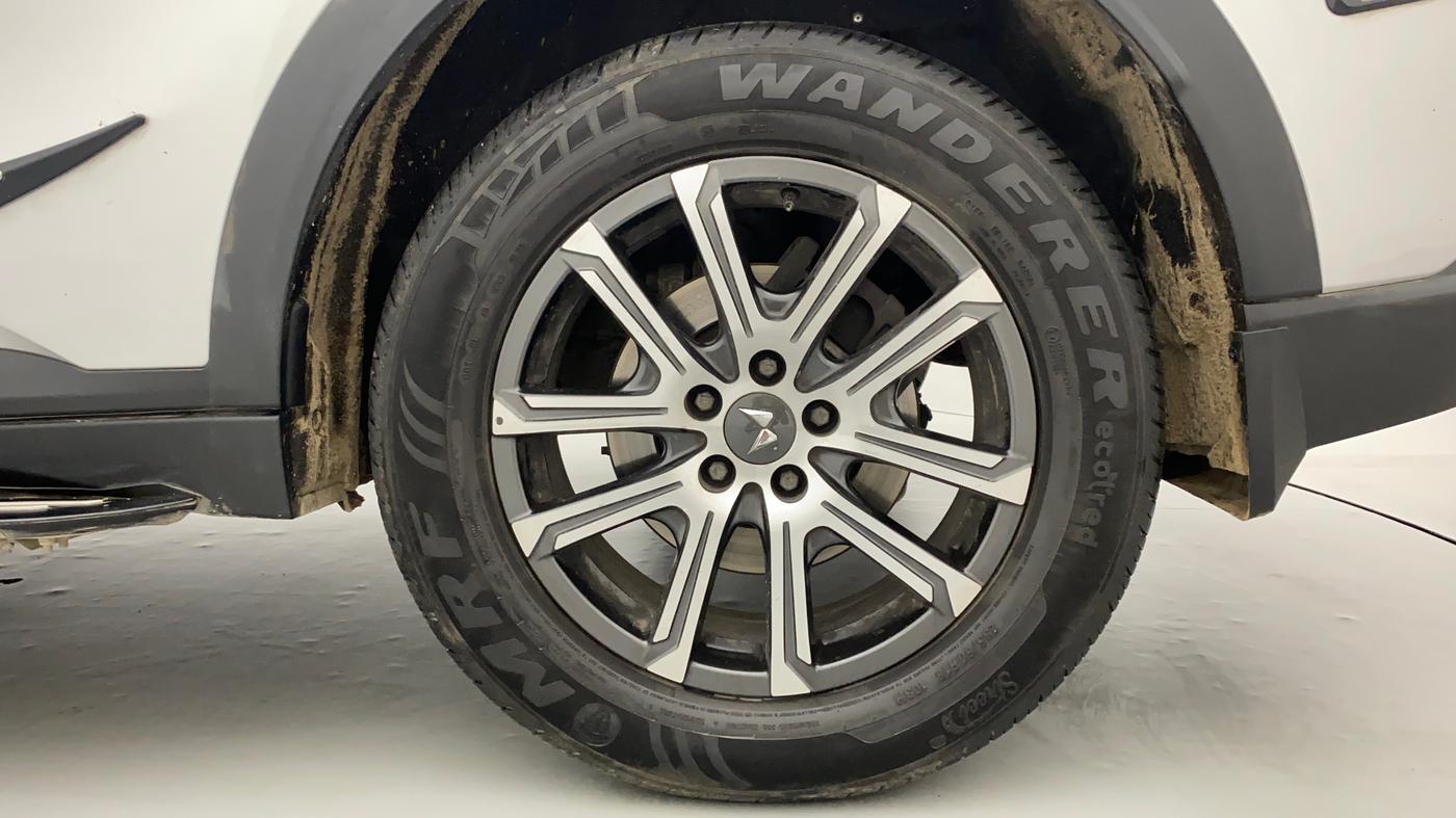 2022 Mahindra XUV700 AX 7 LUXURY D AWD AT 7 STR, Diesel, Automatic, 16,532 km, Left Rear Wheel