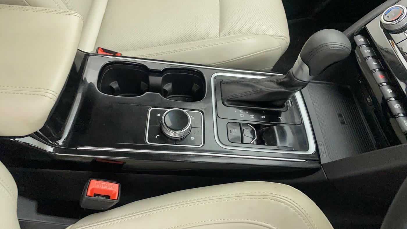 2022 Mahindra XUV700 AX 7 LUXURY D AWD AT 7 STR, Diesel, Automatic, 16,532 km, Gear Lever