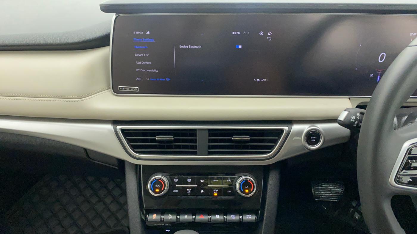 2022 Mahindra XUV700 AX 7 LUXURY D AWD AT 7 STR, Diesel, Automatic, 16,532 km, Air Conditioner