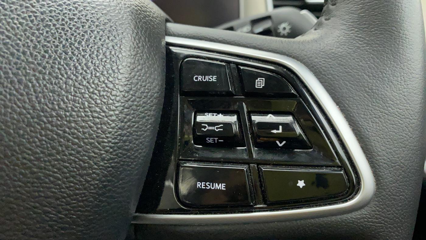2022 Mahindra XUV700 AX 7 LUXURY D AWD AT 7 STR, Diesel, Automatic, 16,532 km, Adaptive Cruise Control