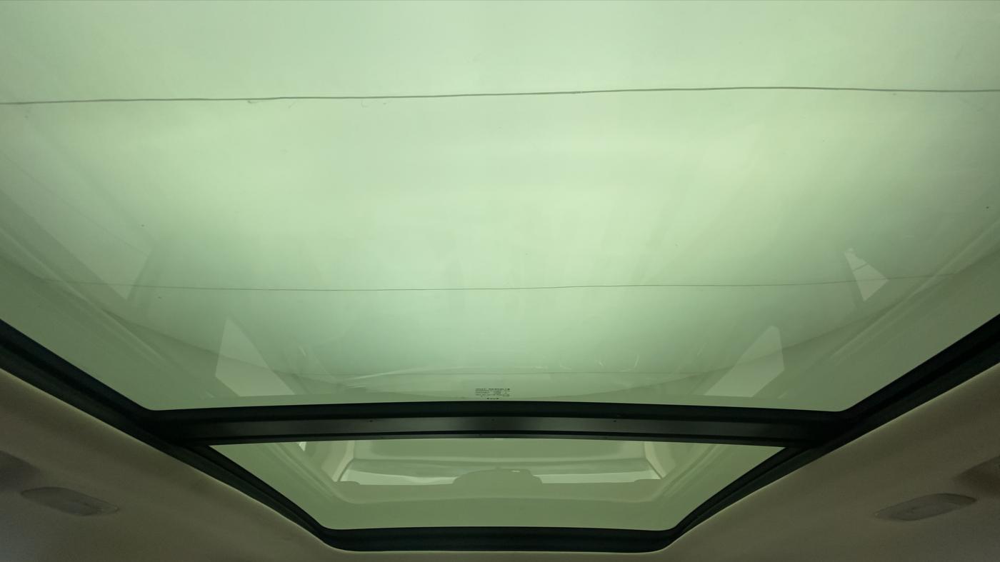 2022 Mahindra XUV700 AX 7 LUXURY D AWD AT 7 STR, Diesel, Automatic, 16,532 km, Moonroof/ Sunroof