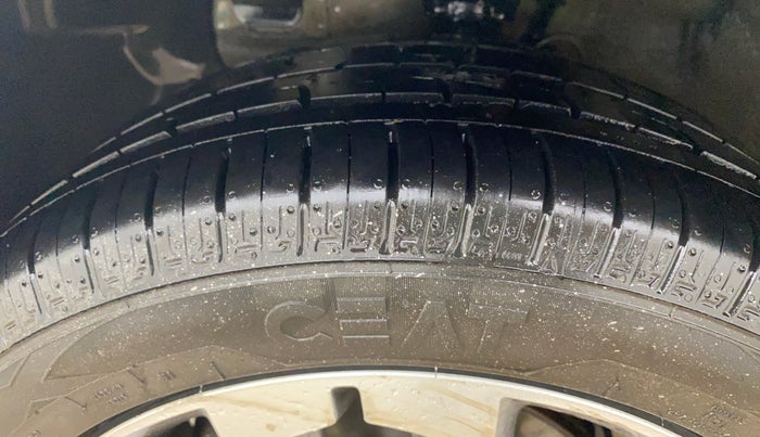 2016 Hyundai i20 Active 1.2 S, CNG, Manual, 67,663 km, Left Front Tyre Tread