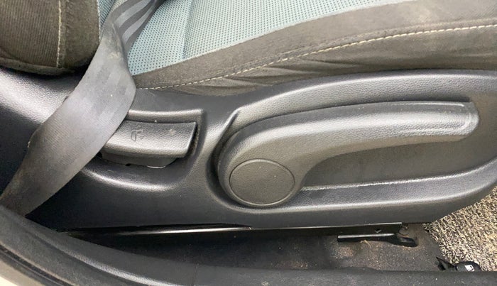 2016 Hyundai i20 Active 1.2 S, CNG, Manual, 67,663 km, Driver Side Adjustment Panel