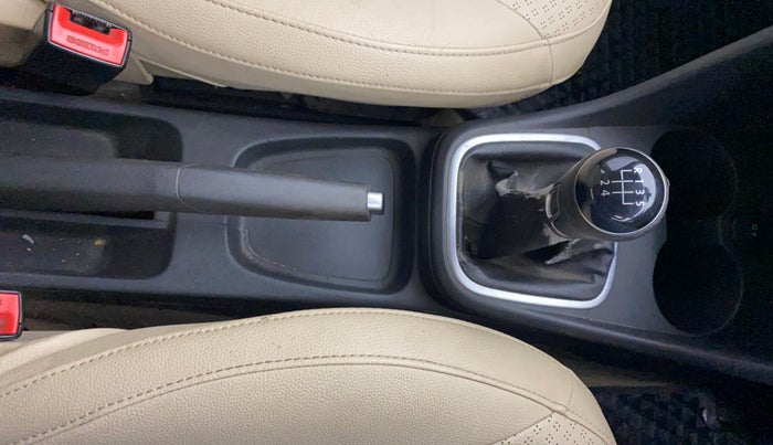 2016 Volkswagen Polo HIGHLINE1.2L, Petrol, Manual, 59,902 km, Gear Lever