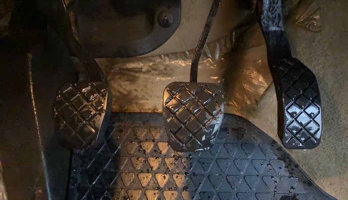 2016 Volkswagen Polo HIGHLINE1.2L, Petrol, Manual, 59,902 km, Pedals