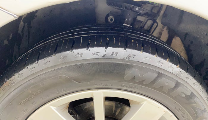 2016 Volkswagen Polo HIGHLINE1.2L, Petrol, Manual, 59,902 km, Left Front Tyre Tread