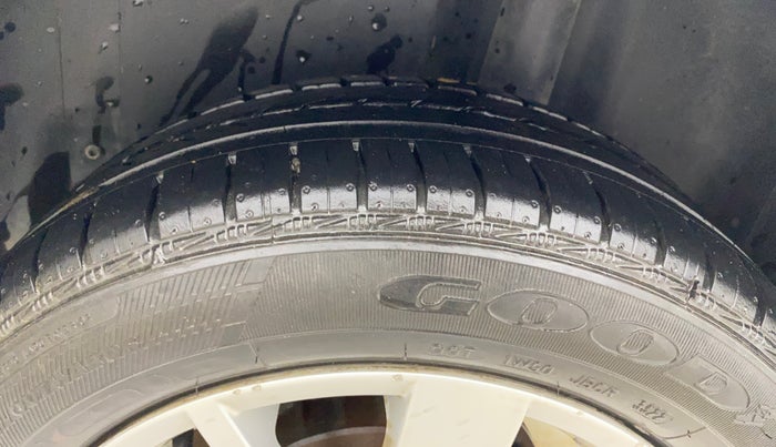 2016 Volkswagen Polo HIGHLINE1.2L, Petrol, Manual, 59,902 km, Left Rear Tyre Tread