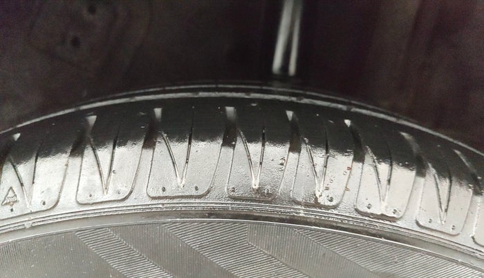 2019 Tata NEXON XM DIESEL, Diesel, Manual, 77,365 km, Left Rear Tyre Tread