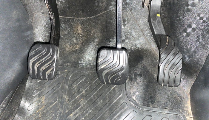 2021 Nissan MAGNITE XL, Petrol, Manual, 76,594 km, Pedals