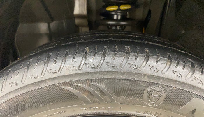 2021 Nissan MAGNITE XL, Petrol, Manual, 76,594 km, Left Front Tyre Tread