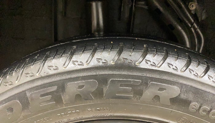 2021 Nissan MAGNITE XL, Petrol, Manual, 76,594 km, Right Rear Tyre Tread