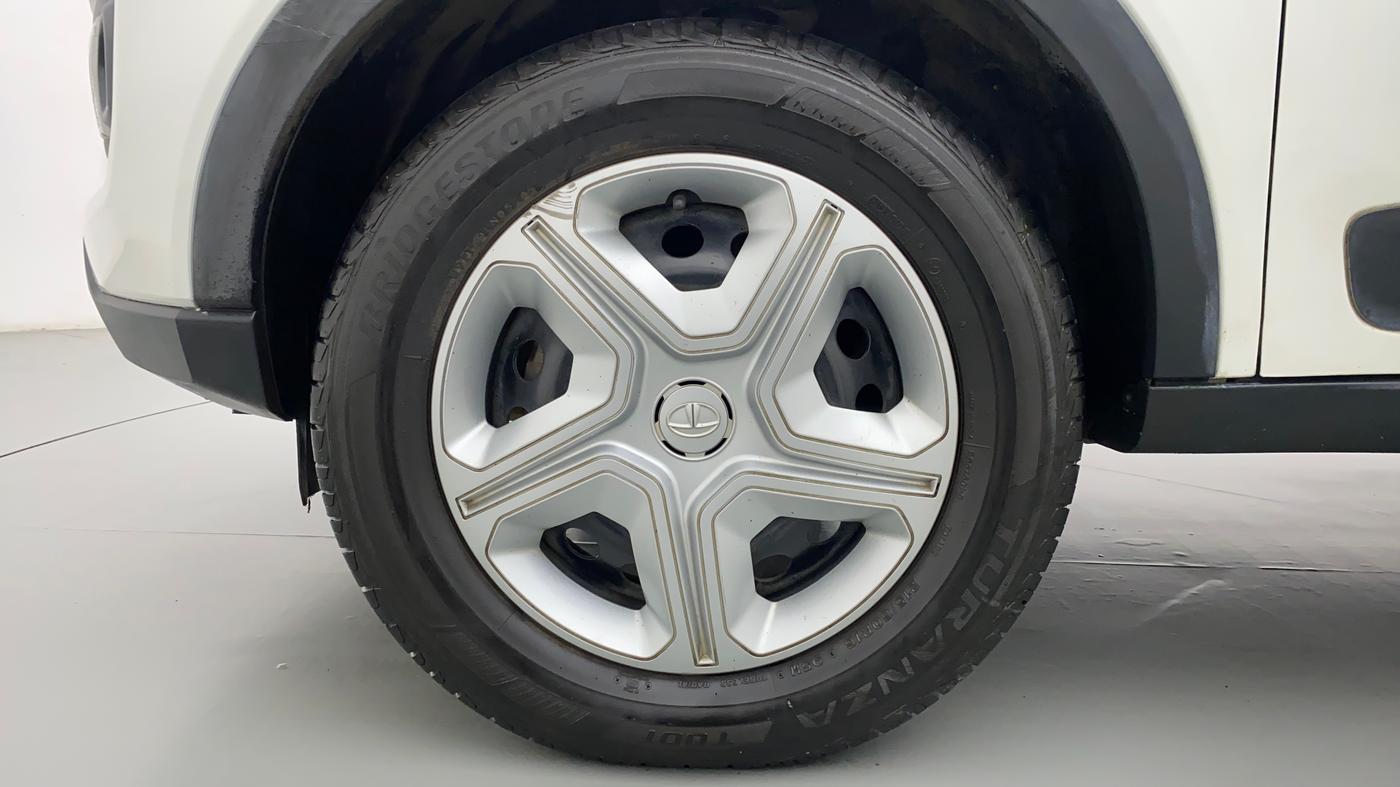 2020 Tata NEXON XMA 1.2, Petrol, Automatic, 46,182 km, Left Front Wheel