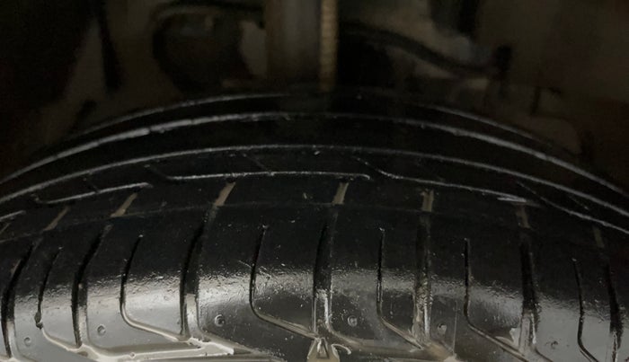 2019 Tata NEXON XM PETROL, Petrol, Manual, 26,496 km, Right Front Tyre Tread