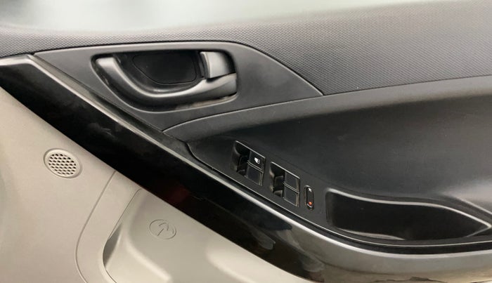 2019 Tata NEXON XM PETROL, Petrol, Manual, 26,496 km, Driver Side Door Panels Control
