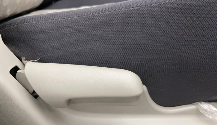 2016 Maruti Celerio VXI, Petrol, Manual, 85,442 km, Driver Side Adjustment Panel