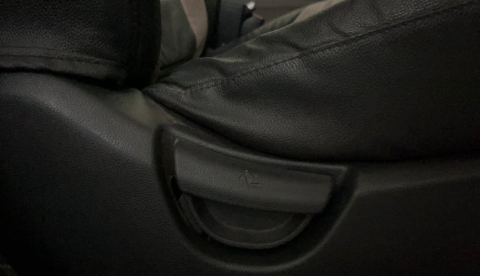 2018 Hyundai Grand i10 SPORTZ 1.2 KAPPA VTVT, Petrol, Manual, 81,830 km, Driver Side Adjustment Panel