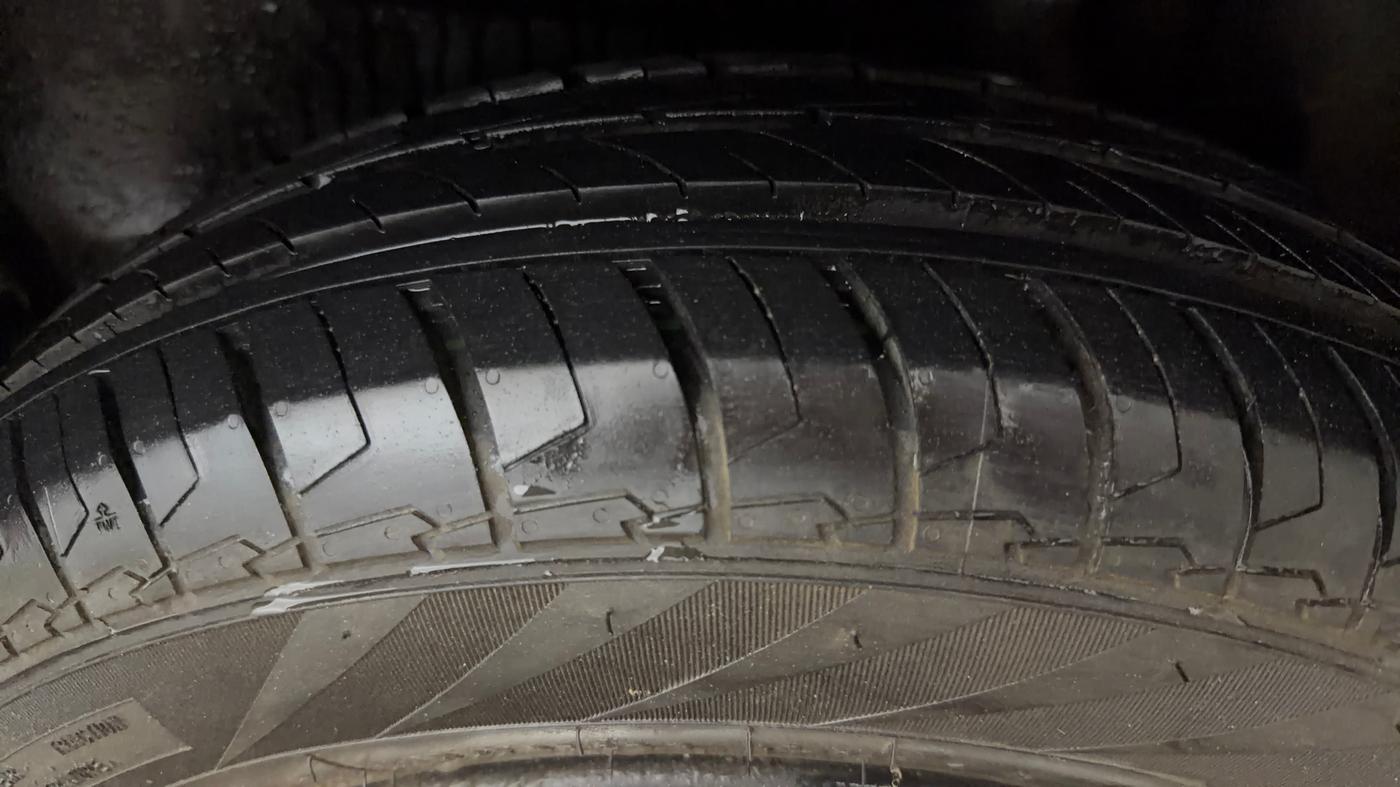 2021 Maruti Swift VXI, CNG, Manual, 62,963 km, Left Rear Tyre Tread