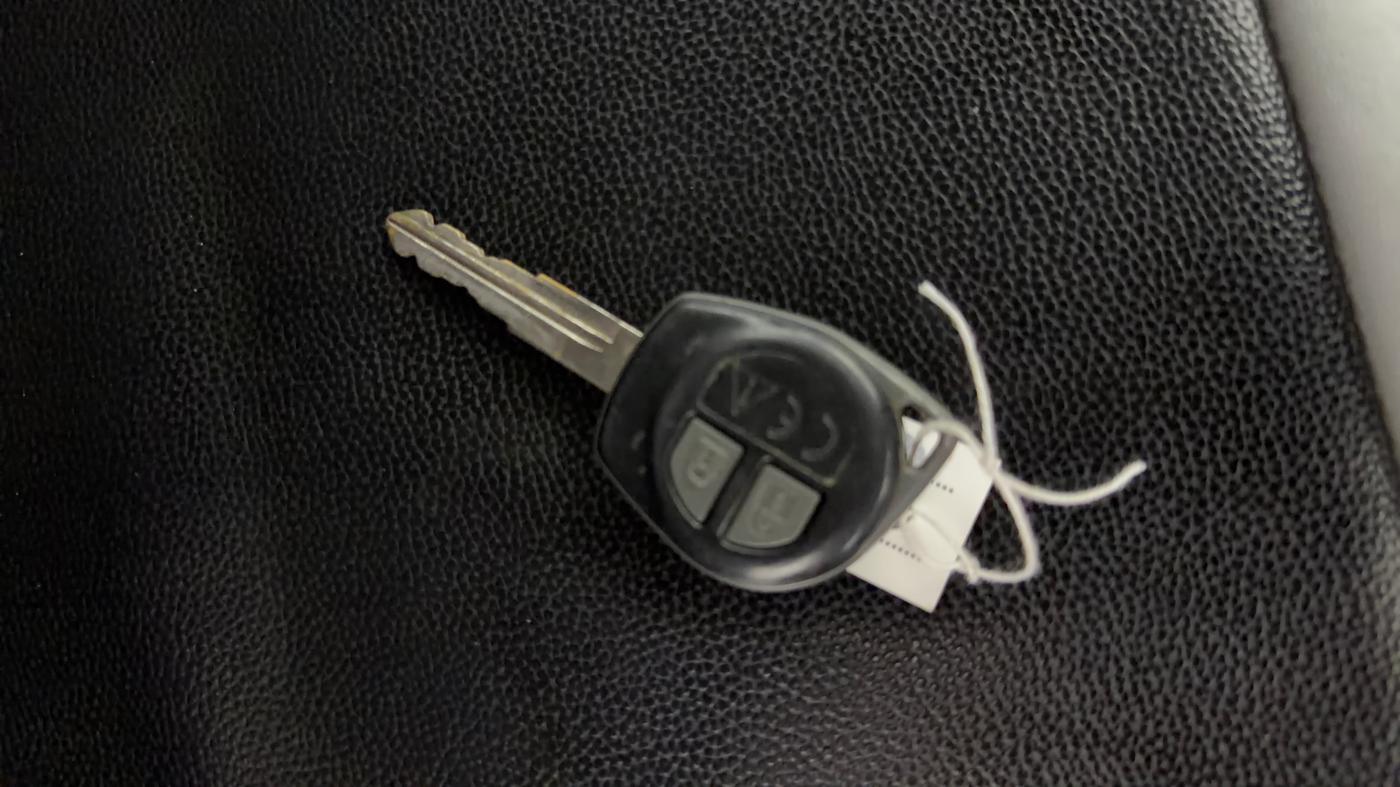 2021 Maruti Swift VXI, CNG, Manual, 62,963 km, Key Close Up