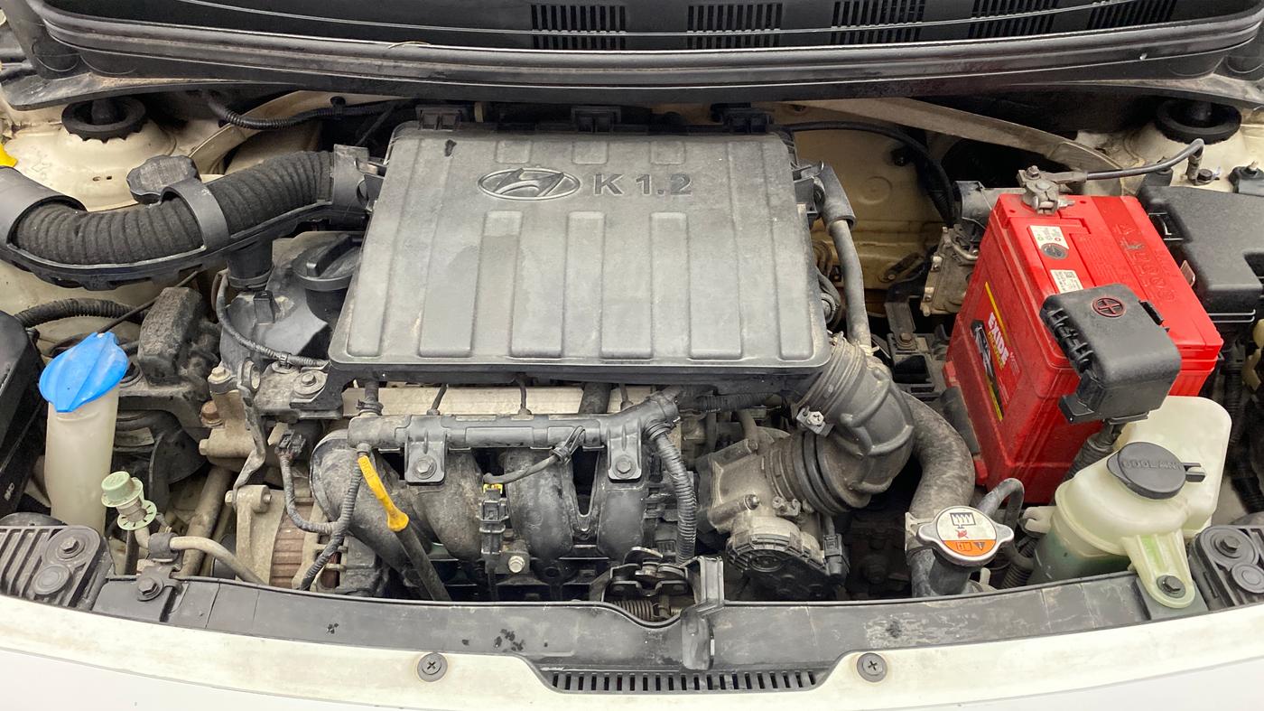 2015 Hyundai Xcent S 1.2, Petrol, Manual, 57,783 km, Engine View