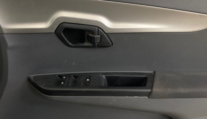 2019 Mahindra KUV 100 NXT K6+ P 6 STR, Petrol, Manual, 62,145 km, Driver Side Door Panels Control