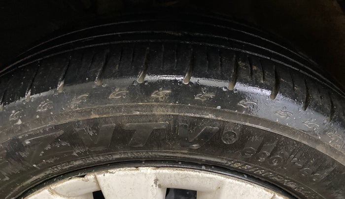 2019 Mahindra KUV 100 NXT K6+ P 6 STR, Petrol, Manual, 62,145 km, Left Front Tyre Tread