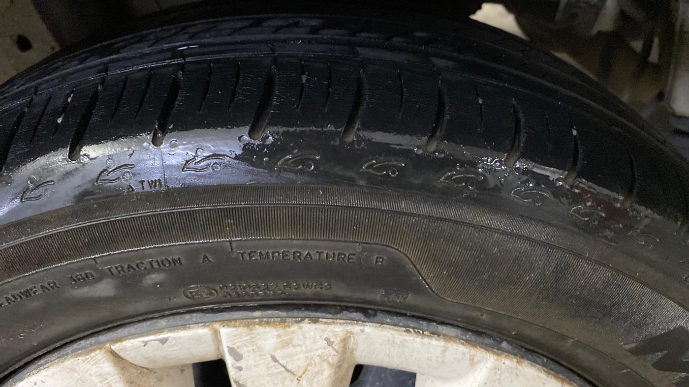 2019 Mahindra KUV 100 NXT K6+ P 6 STR, Petrol, Manual, 61,327 km, Right Rear Tyre Tread
