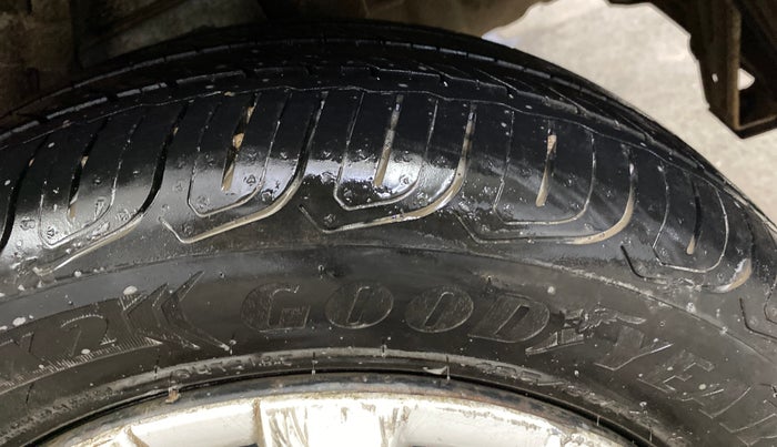 2019 Mahindra KUV 100 NXT K6+ P 6 STR, Petrol, Manual, 62,145 km, Left Rear Tyre Tread