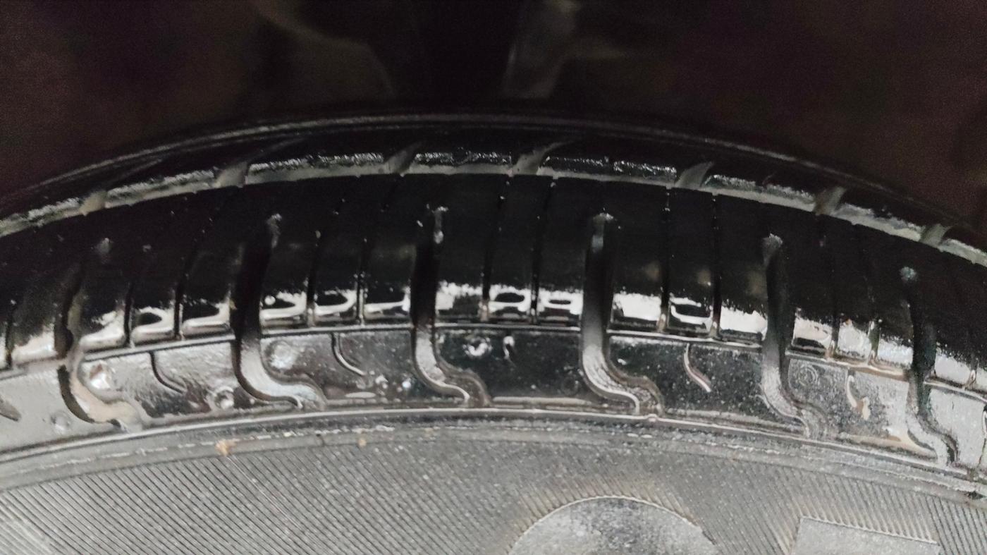 2013 Hyundai i10 SPORTZ 1.2 AT, Petrol, Automatic, 53,731 km, Right Front Tyre Tread