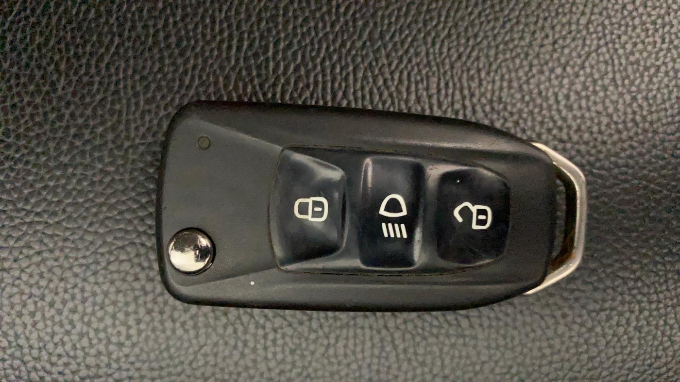 2016 Tata Zest XT PETROL, Petrol, Manual, 32,441 km, Key Close Up