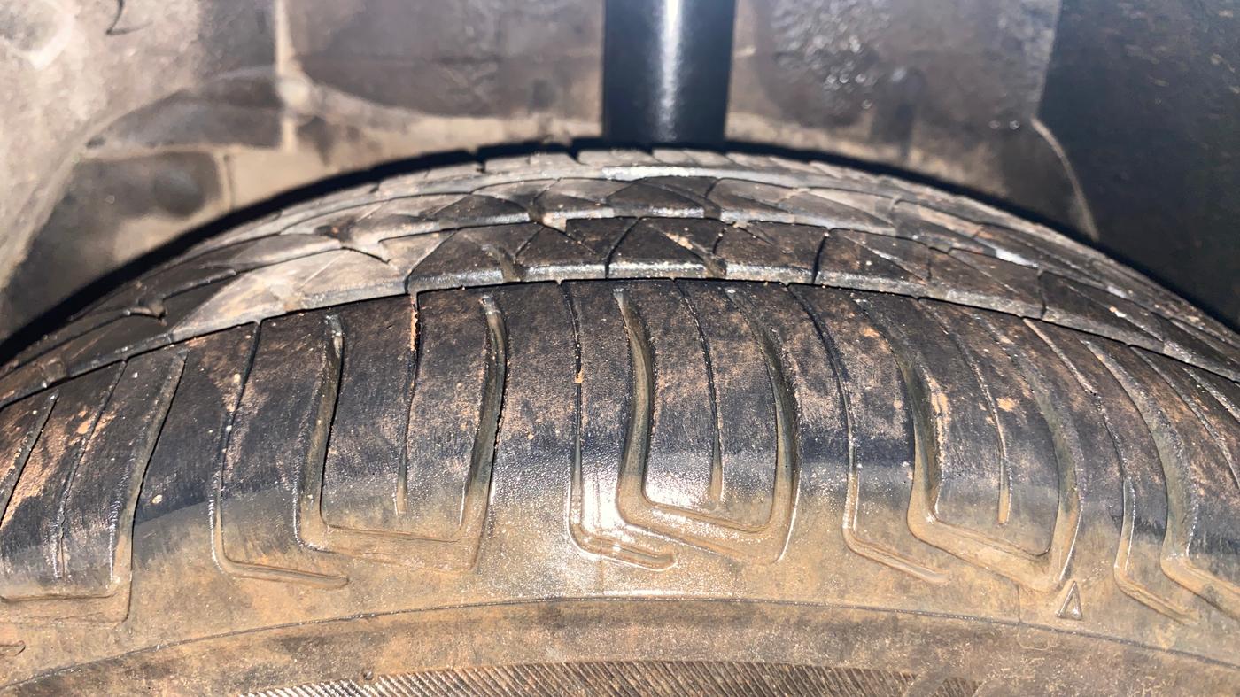 2016 Tata Zest XT PETROL, Petrol, Manual, 32,441 km, Left Front Tyre Tread