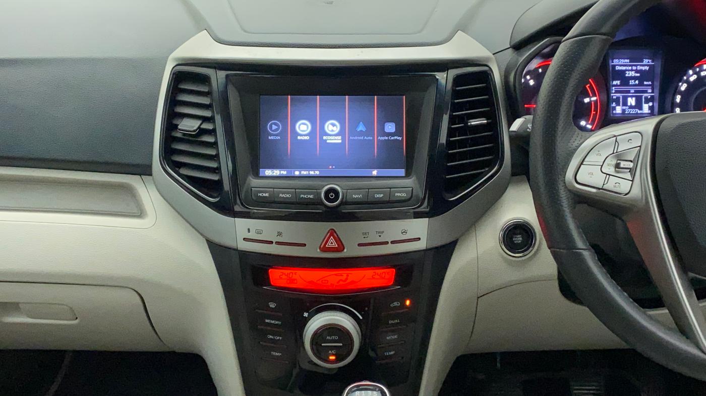 2022 Mahindra XUV300 W8 (O) 1.5 DIESEL, Diesel, Manual, 27,227 km, Air Conditioner