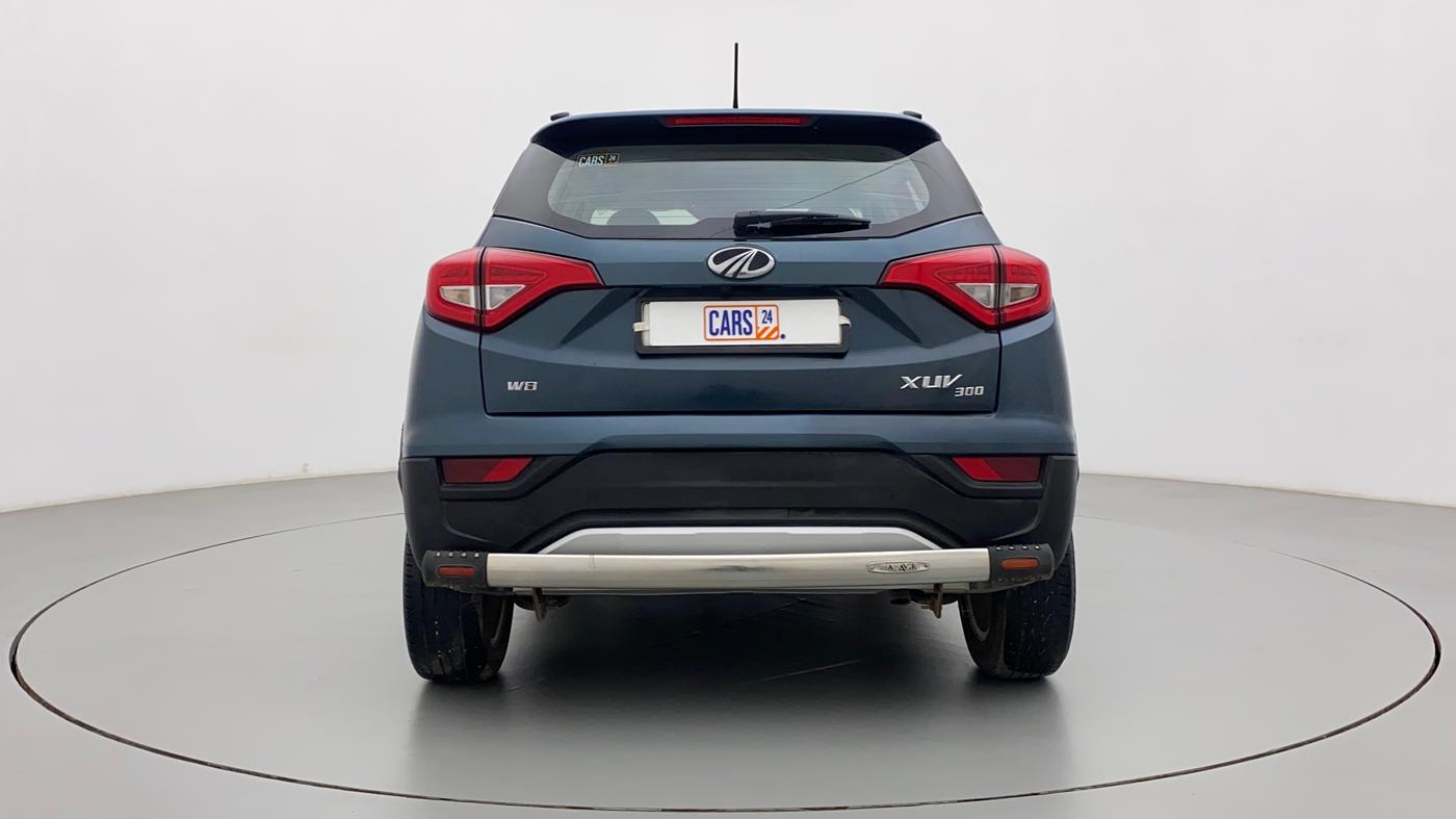 2022 Mahindra XUV300 W8 (O) 1.5 DIESEL, Diesel, Manual, 27,227 km, Back/Rear
