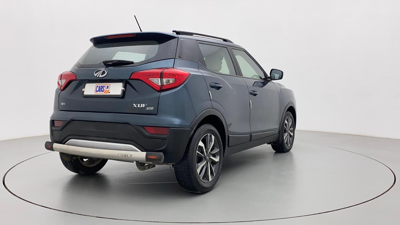 2022 Mahindra XUV300 W8 (O) 1.5 DIESEL, Diesel, Manual, 27,227 km, Right Back Diagonal