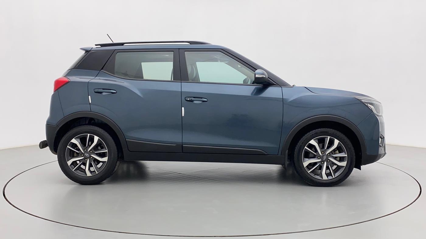 2022 Mahindra XUV300 W8 (O) 1.5 DIESEL, Diesel, Manual, 27,227 km, Right Side View