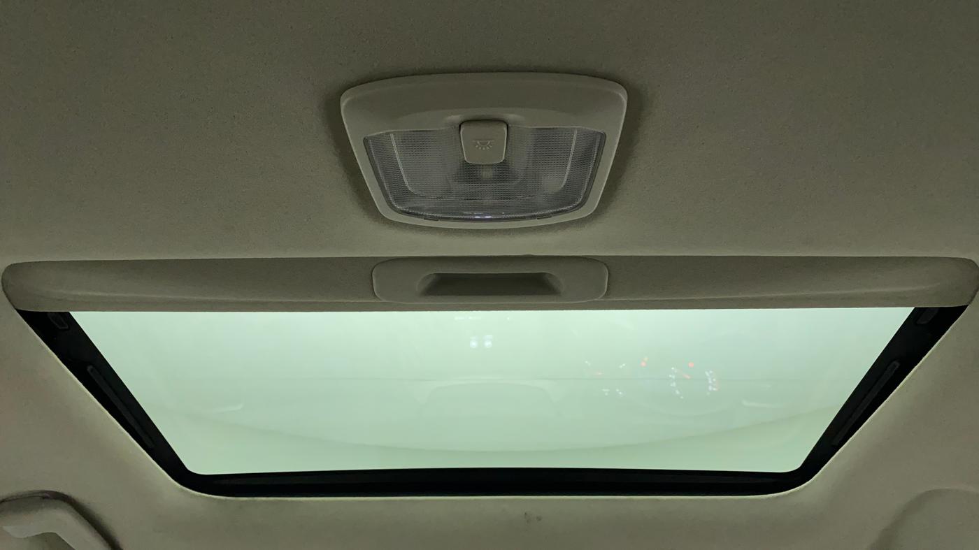 2022 Mahindra XUV300 W8 (O) 1.5 DIESEL, Diesel, Manual, 27,227 km, Moonroof/ Sunroof