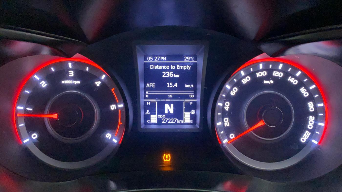 2022 Mahindra XUV300 W8 (O) 1.5 DIESEL, Diesel, Manual, 27,227 km, Odometer Image