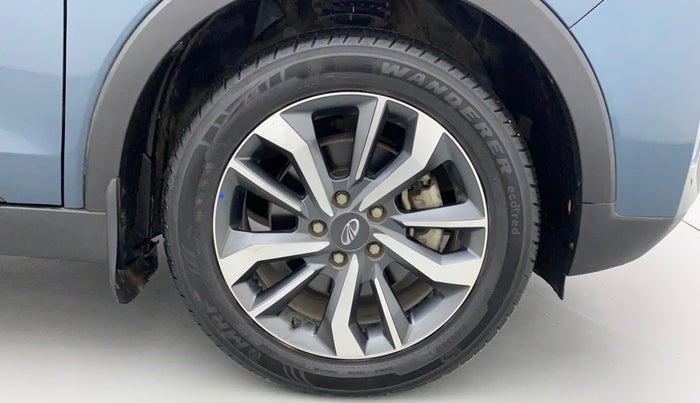 2022 Mahindra XUV300 W8 (O) 1.5 DIESEL, Diesel, Manual, 27,227 km, Right Front Wheel