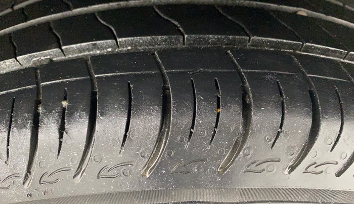 2021 Maruti Baleno DELTA PETROL 1.2, Petrol, Manual, 27,795 km, Left Rear Tyre Tread