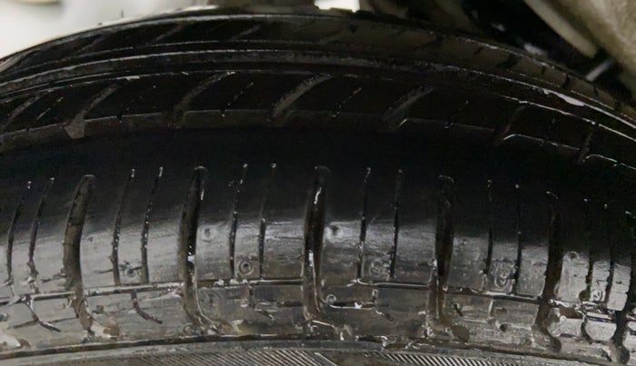 2019 Maruti Alto LXI CNG, CNG, Manual, 57,850 km, Right Rear Tyre Tread